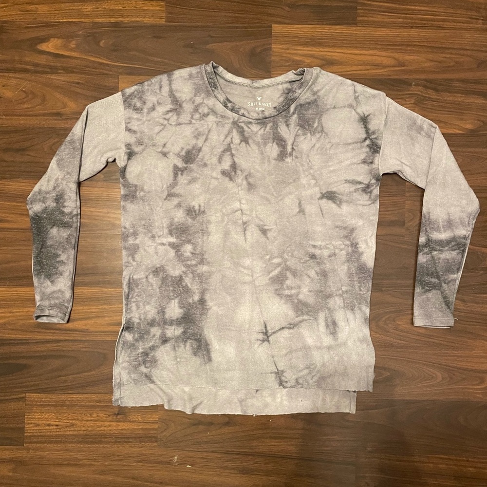 XS American Eagle grey tie-dye sweater